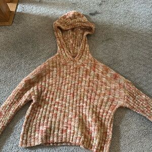 Soft not scratchy sweater, keeps very warm not thin at all